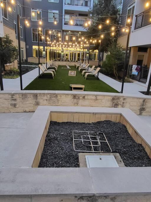 Beautiful On Riverwalk King W Free Parking Pet Friendly Centrally Located On The Riverwalk Apartamento