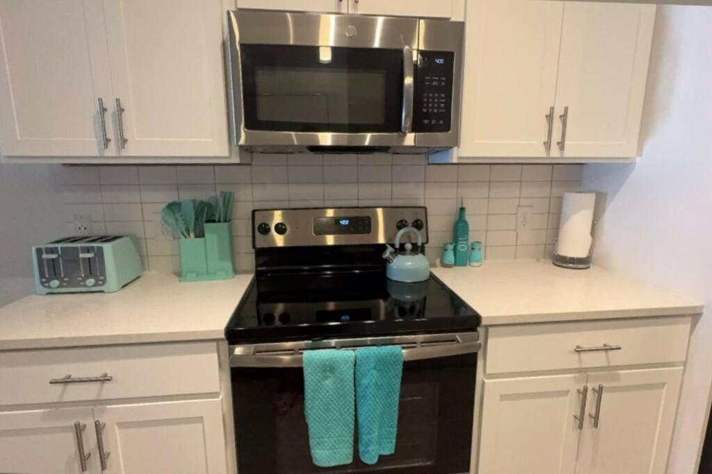 Beautiful On Riverwalk King W Free Parking Pet Friendly Centrally Located On The Riverwalk Apartment San Antonio